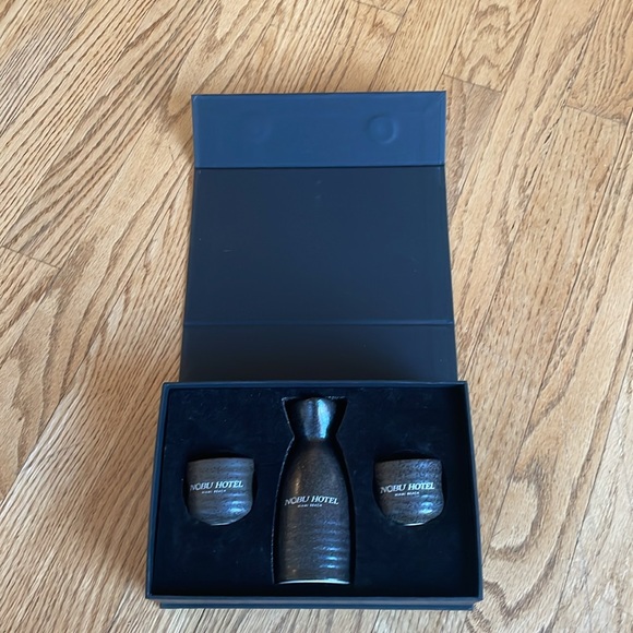 Nobu Hotel Miami Beach Sake Set - Picture 4 of 4